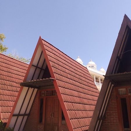 Hotel Mekar Lestari Tepus Exterior foto