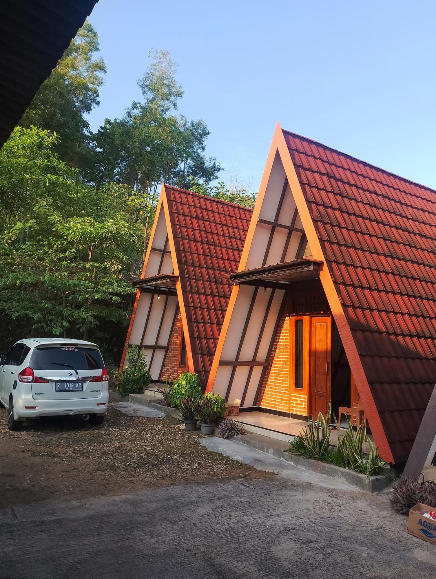 Hotel Mekar Lestari Tepus Exterior foto