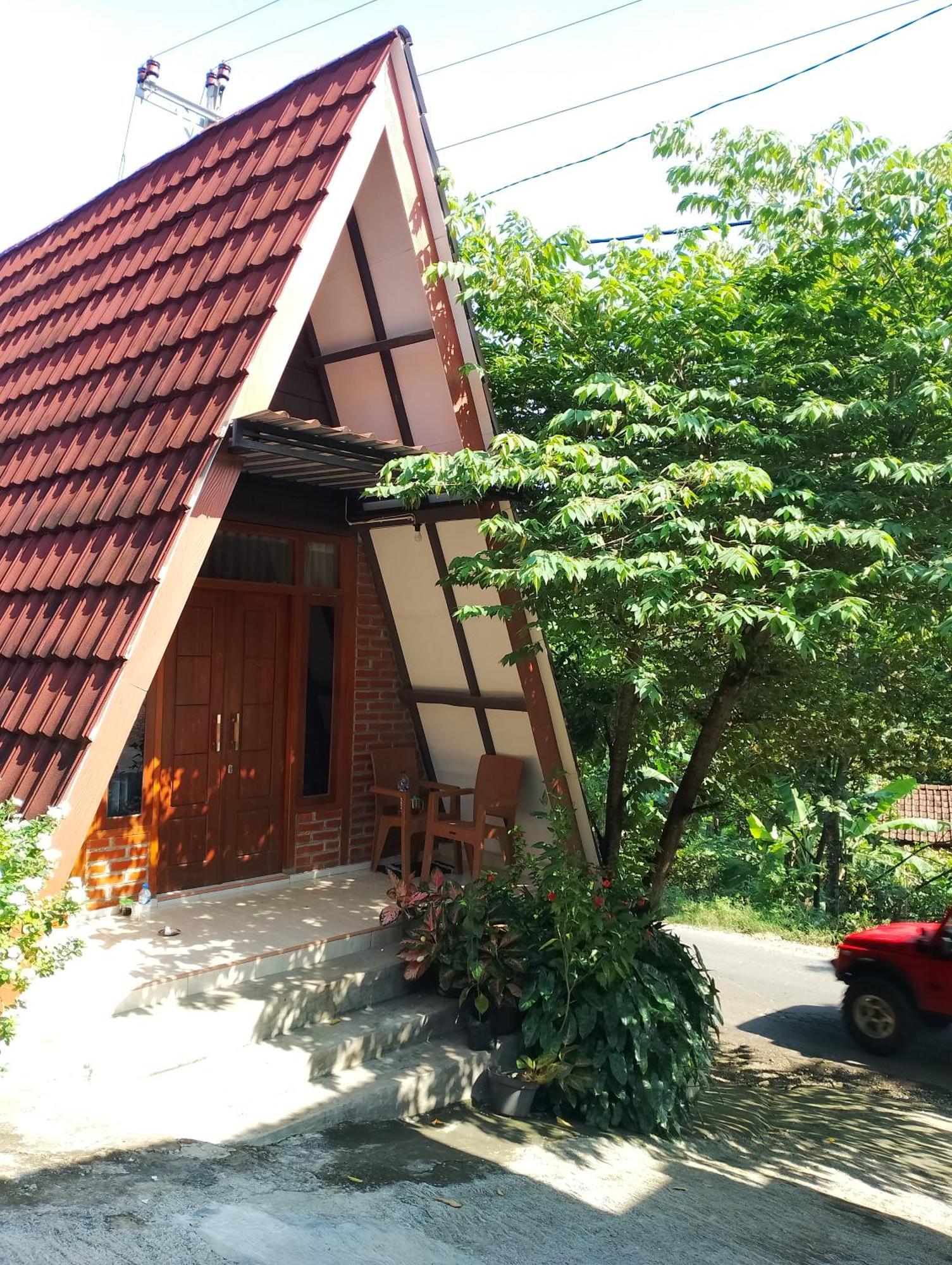 Hotel Mekar Lestari Tepus Exterior foto
